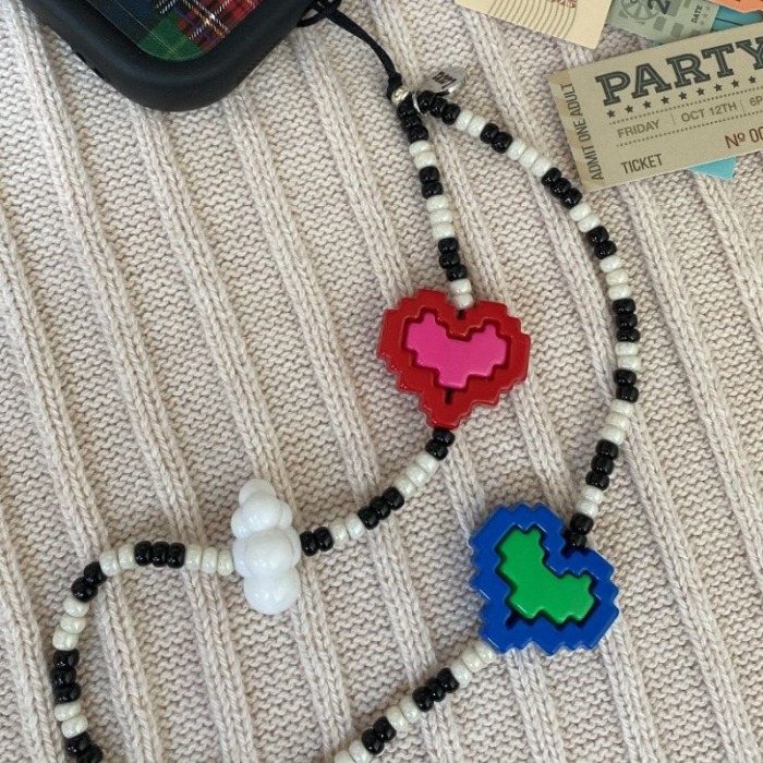 Adventure Hearts Telefon Boncuğu - Charm